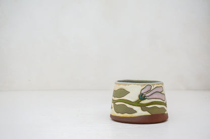 Flower short mug in Bone