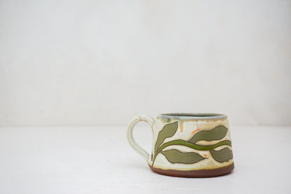 Flower short mug in Bone