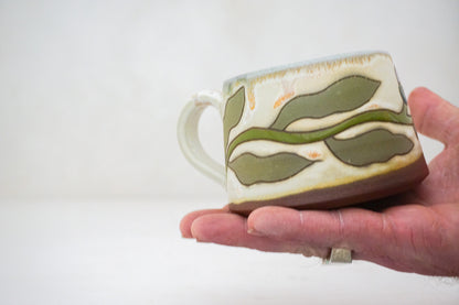 Flower short mug in Bone