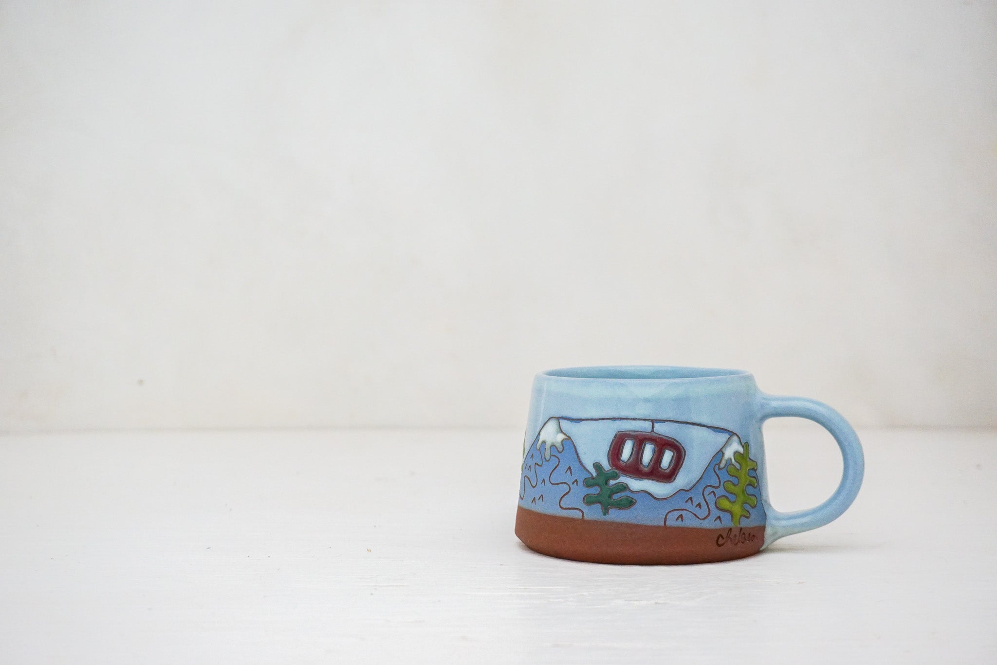 Gondola blue Mtn short mug in Ira