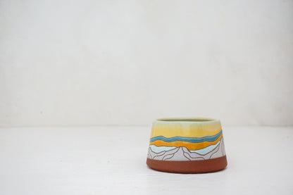 Skylines short mug in Ira Peach