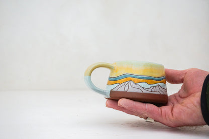 Skylines short mug in Ira Peach