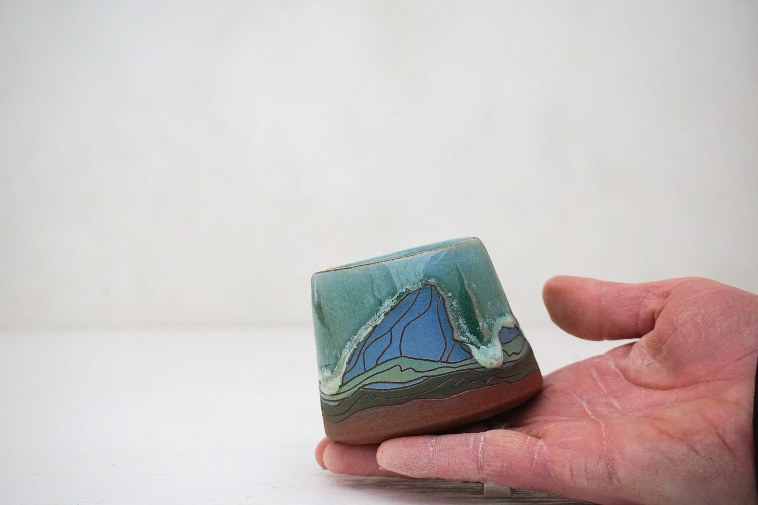 E Teton Sponge Holder in Ira Magic