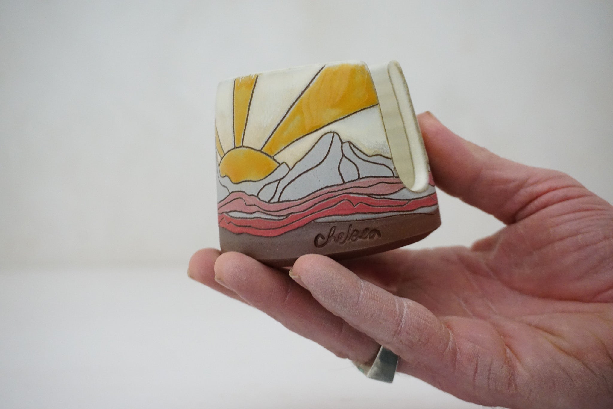 Mtn Sunburst Sponge Holder in Bone