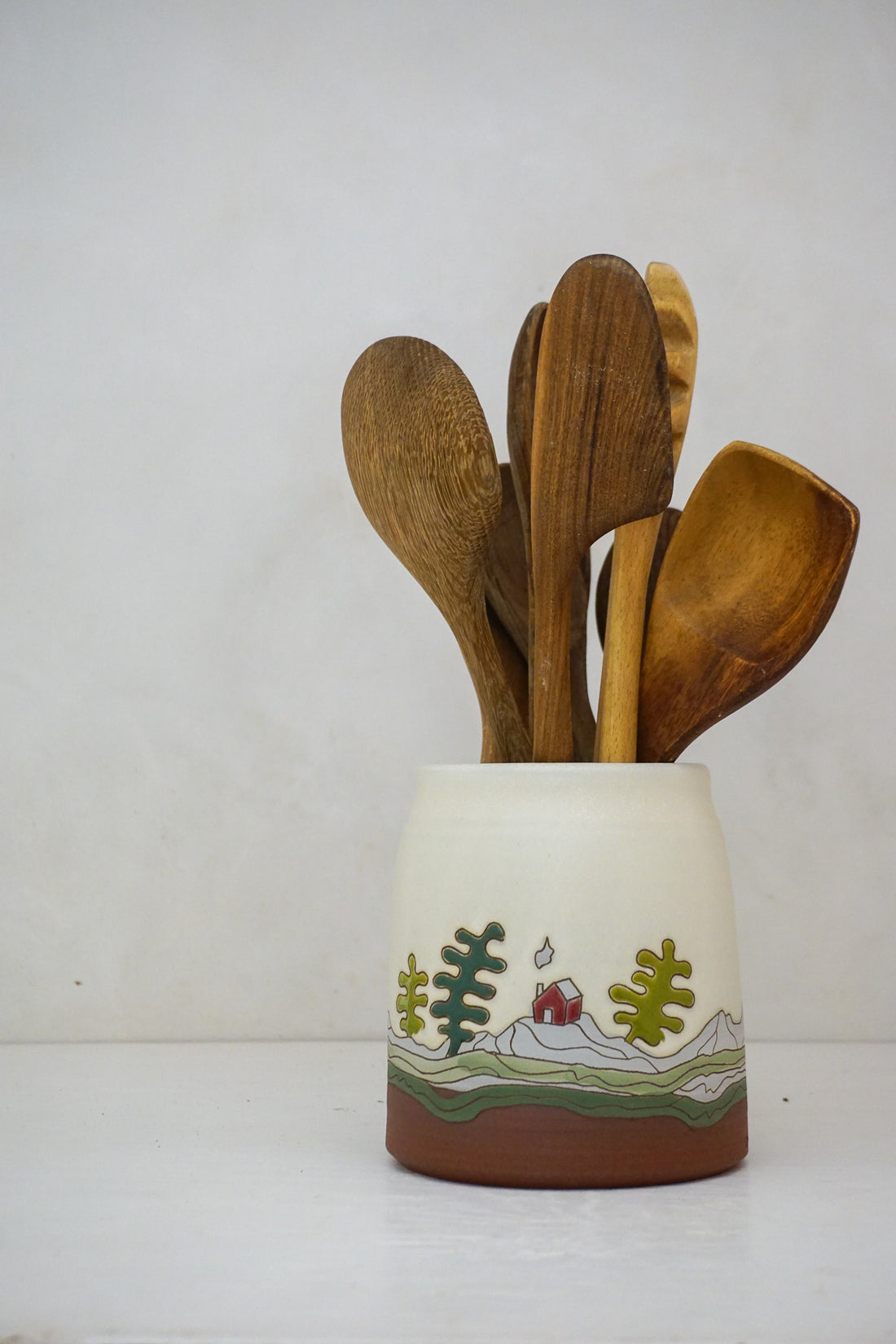 House &amp; Trees Utensil Holder in Bone