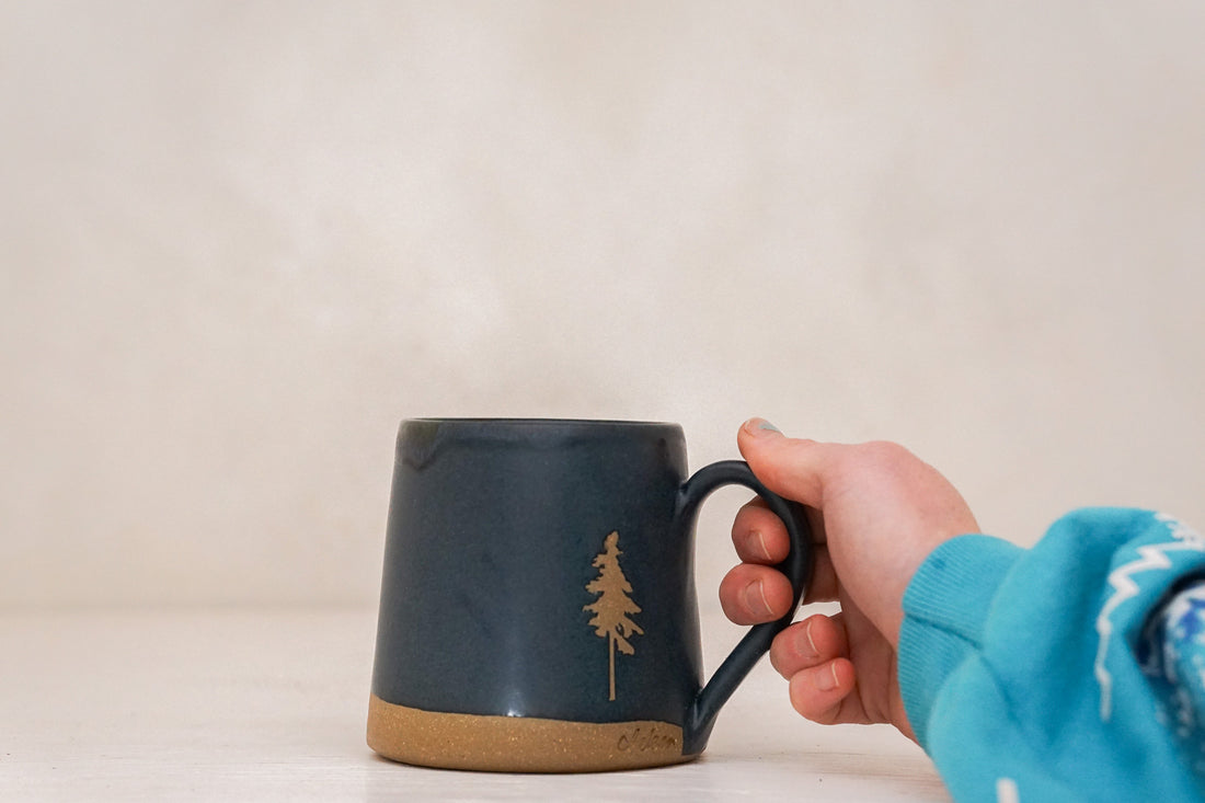 Plains Spruce mug in Darby