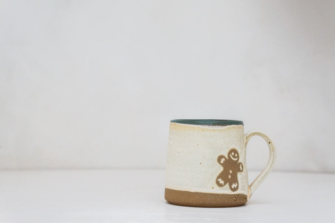 Plains Gingerbread man mug in Bone