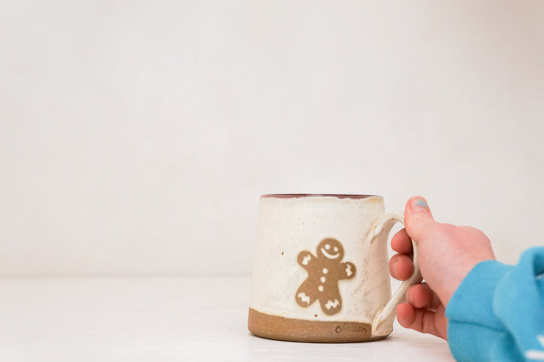 Plains Gingerbread man mug in Bone 3