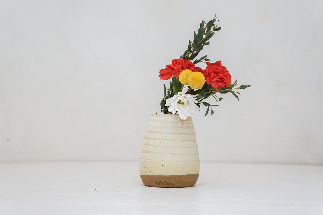 Bud vase in Bone 2