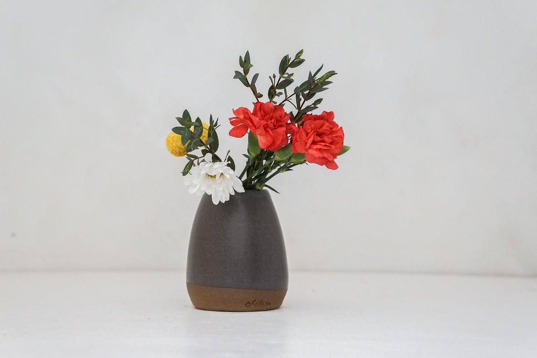Bud vase in Stone