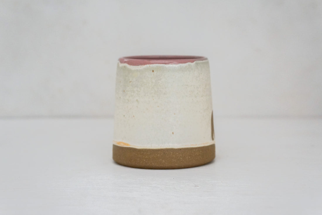 Plains Grizzly Bear mug in Bone