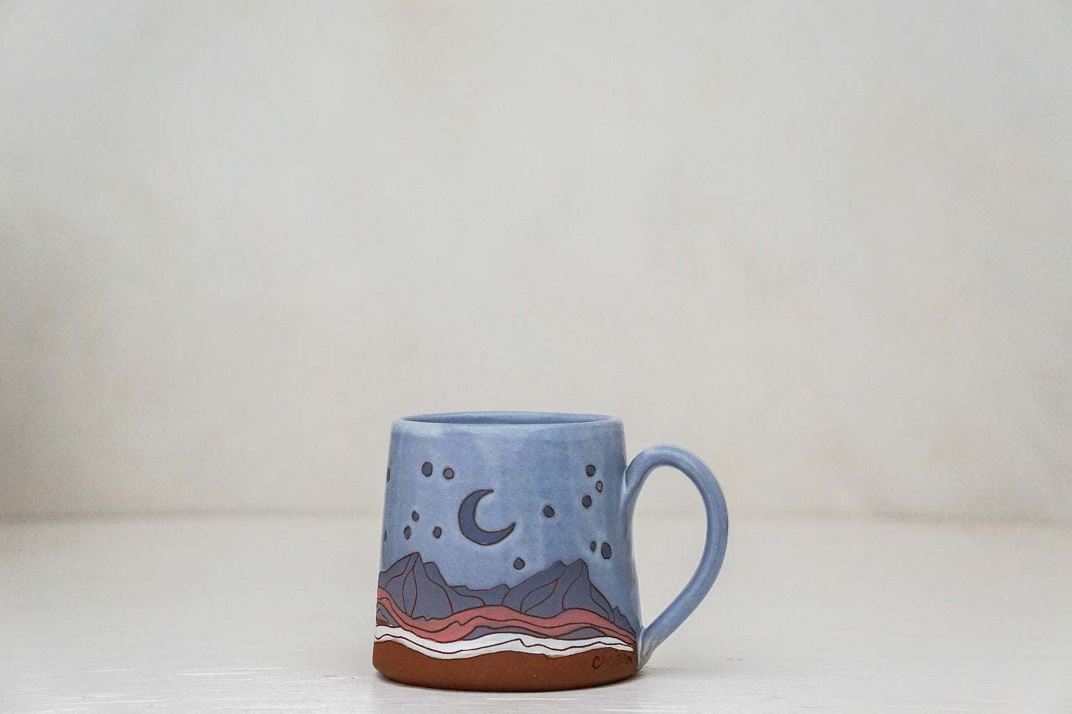 Mtn Crescent moon mug in white