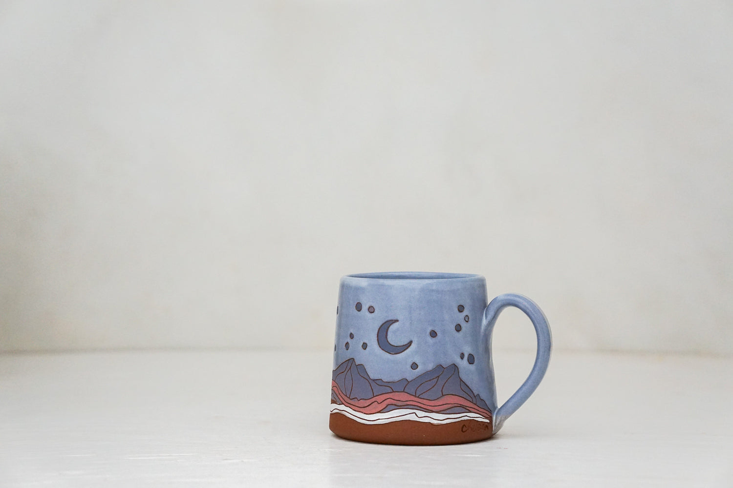Mtn Crescent moon mug in white
