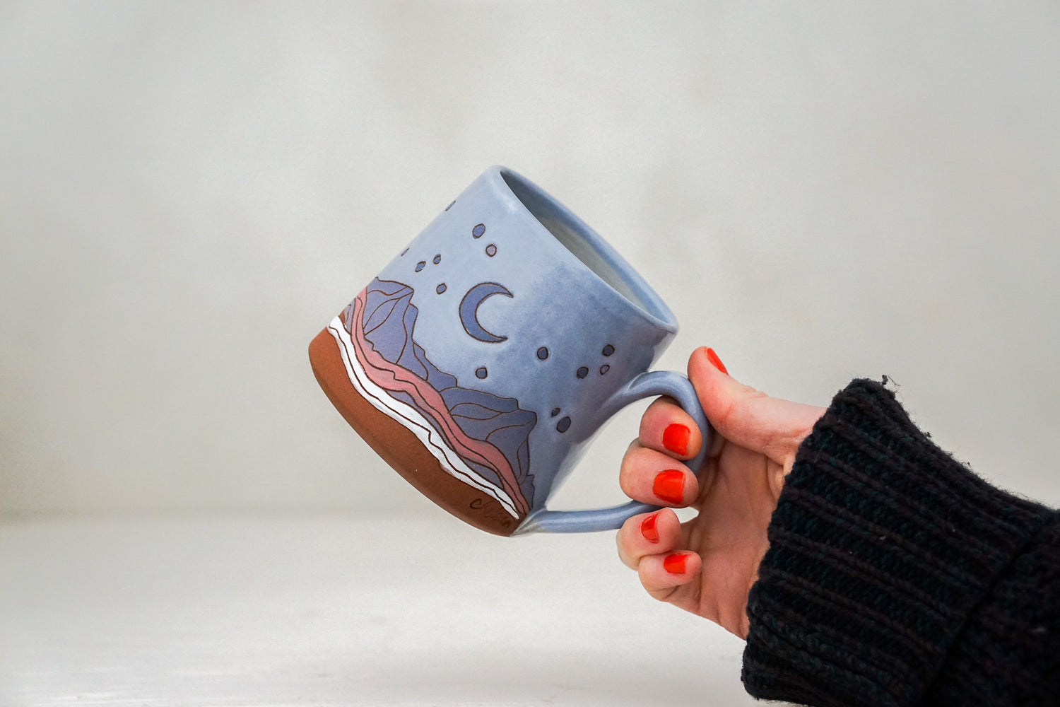Mtn Crescent moon mug in white