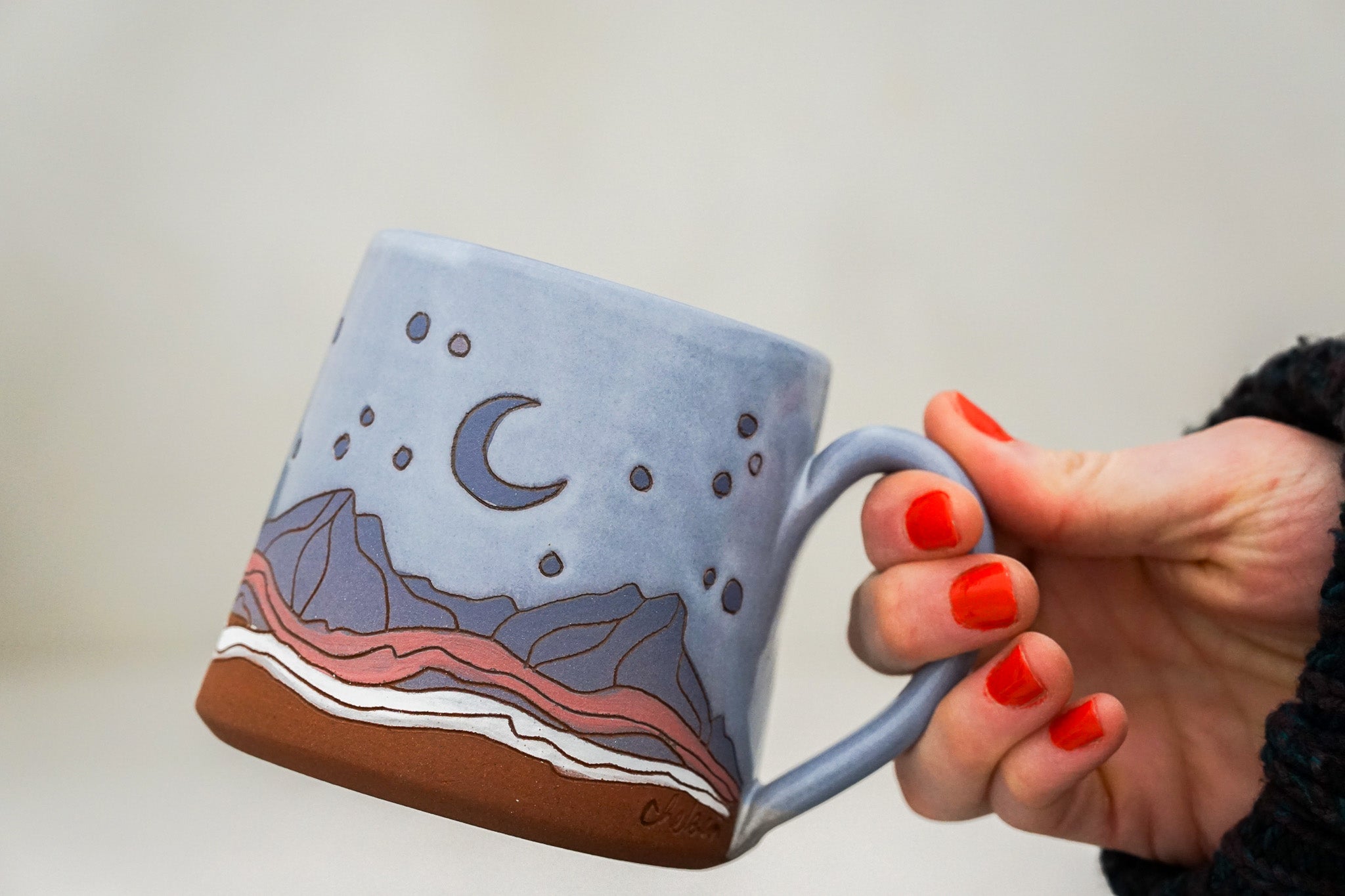 Mtn Crescent moon mug in white