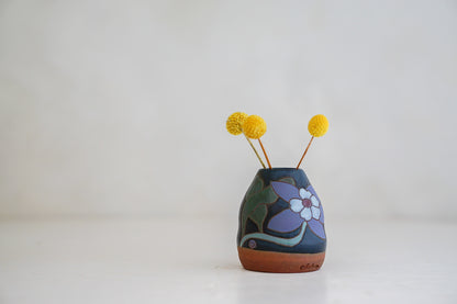 Columbine Budvase in Darby