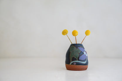 Columbine Budvase in Darby