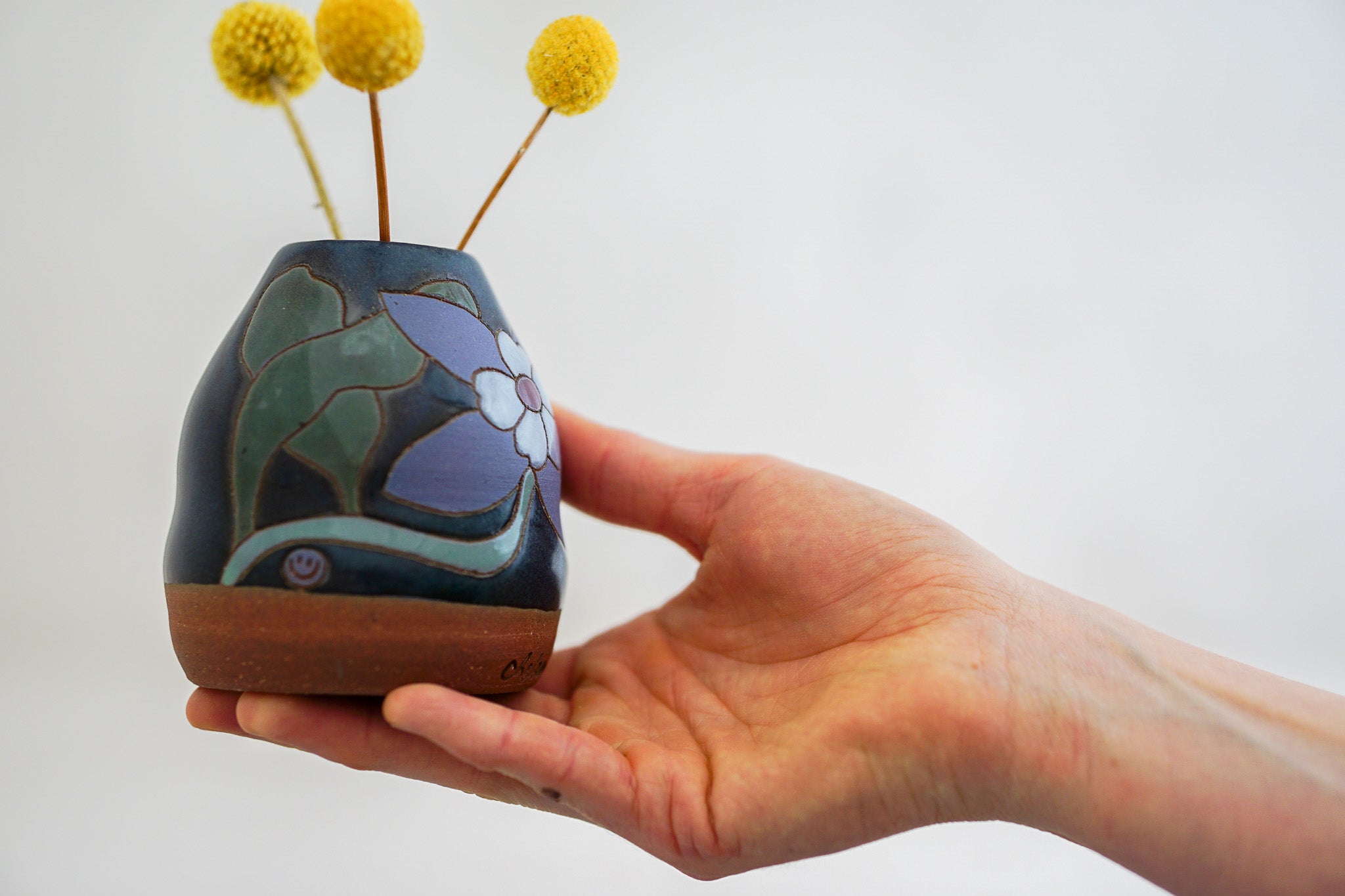 Columbine Budvase in Darby