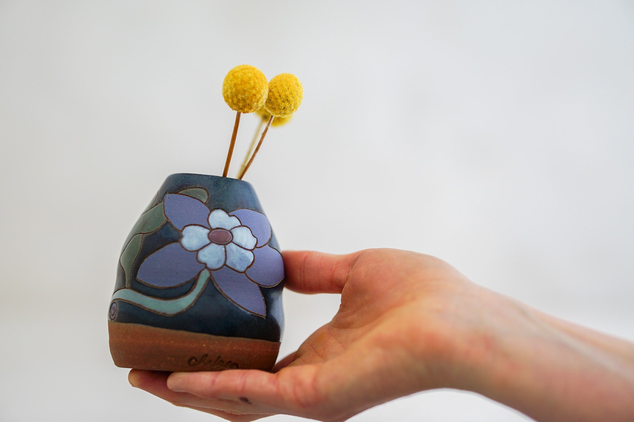 Columbine Budvase in Darby