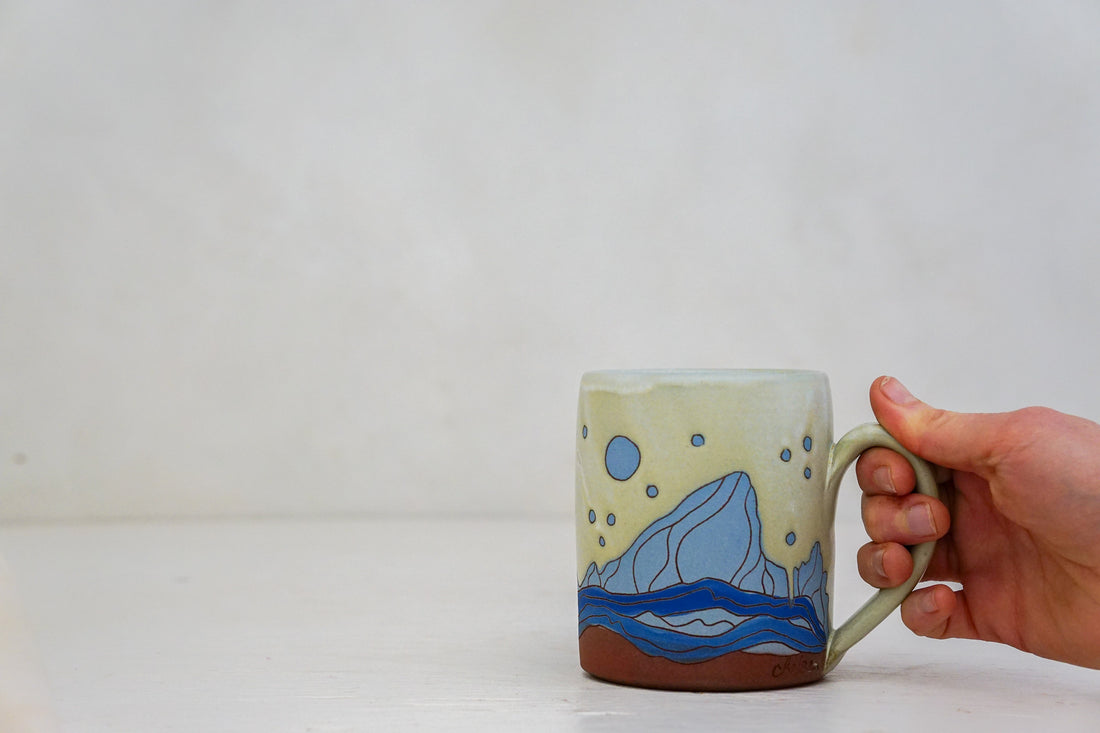 Full moon E Teton mug in Bone