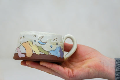 Rainbow Mtns short mug in Bone