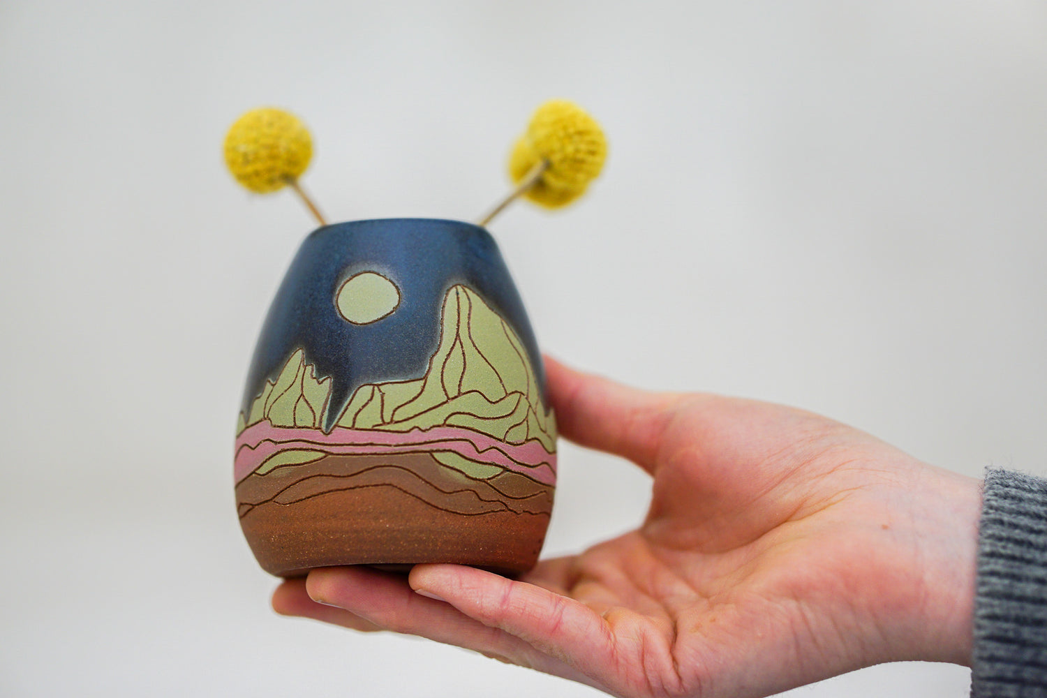 W Teton Moon Budvase in Darby