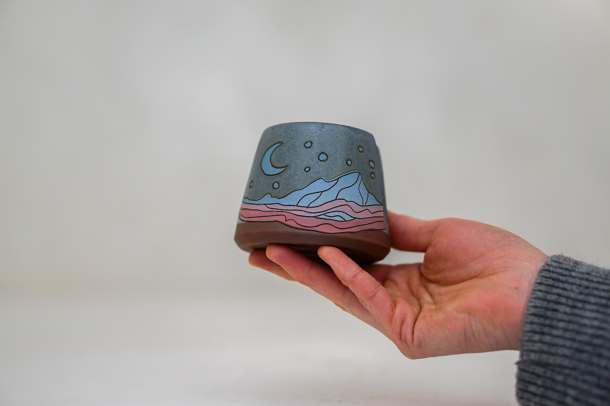 Mtn Night Sponge Holder in Stone