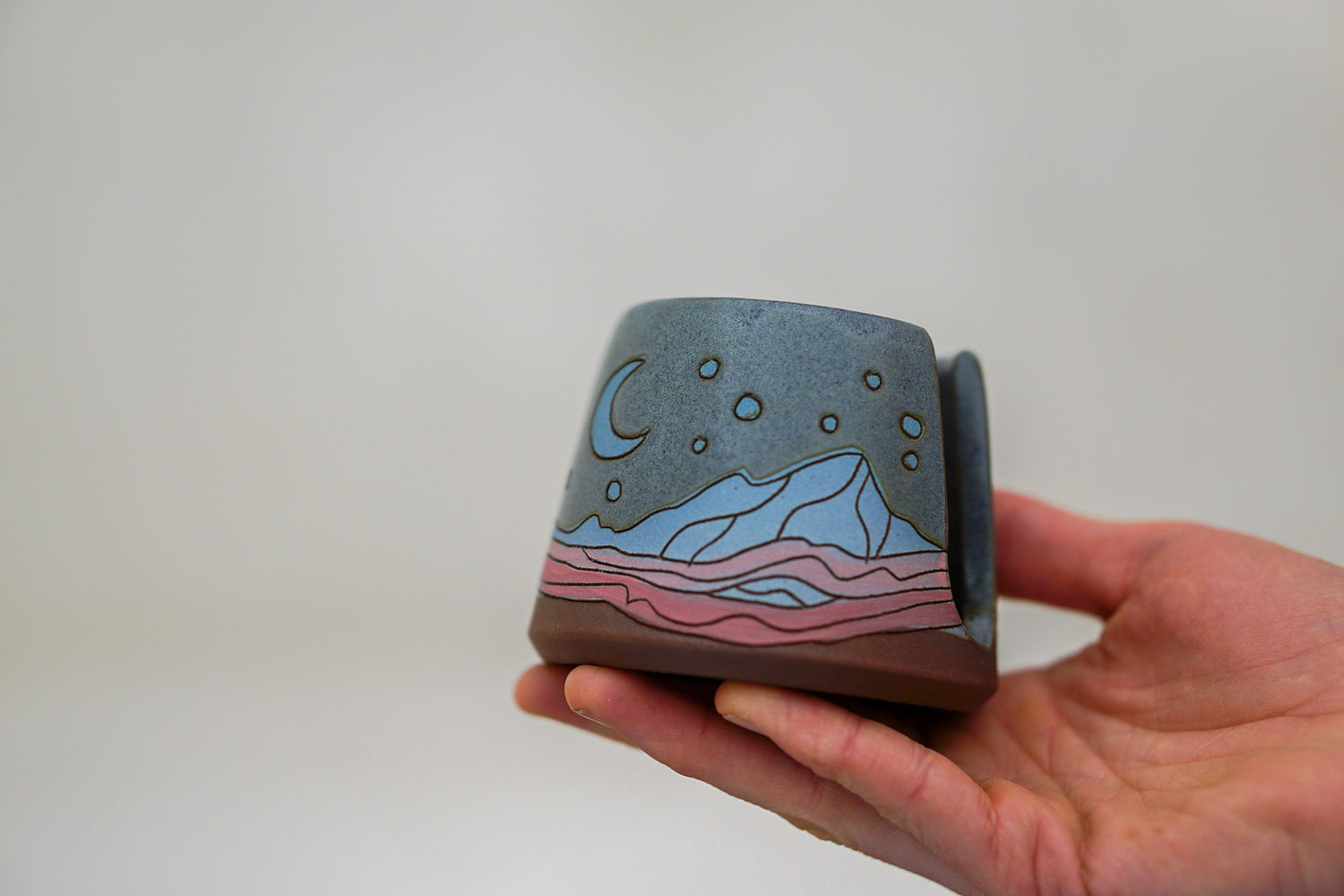 Mtn Night Sponge Holder in Stone