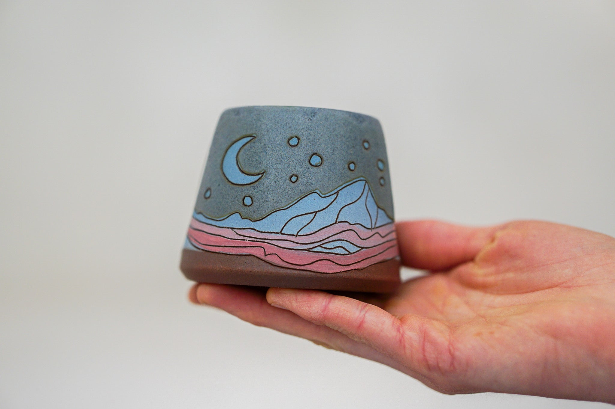 Mtn Night Sponge Holder in Stone