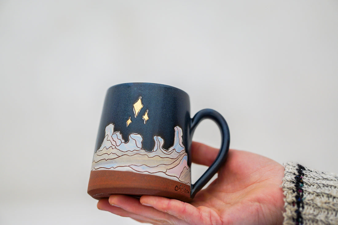 GOLD Going to the Moon mug in Darby