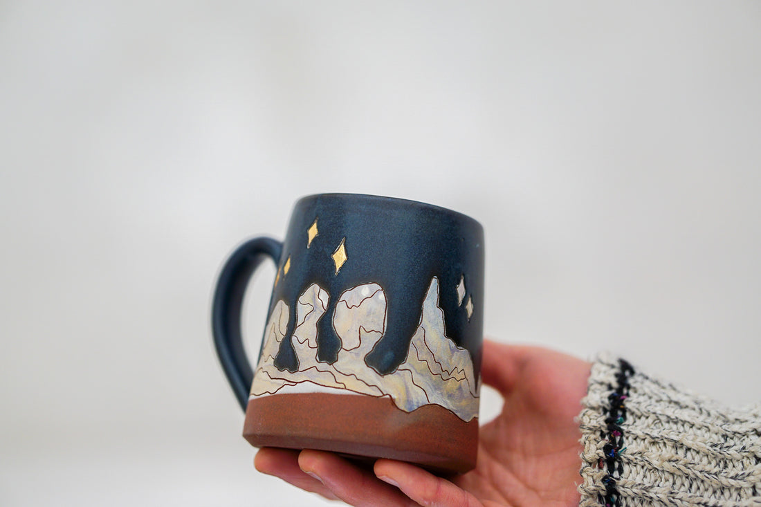 GOLD Going to the Moon mug in Darby