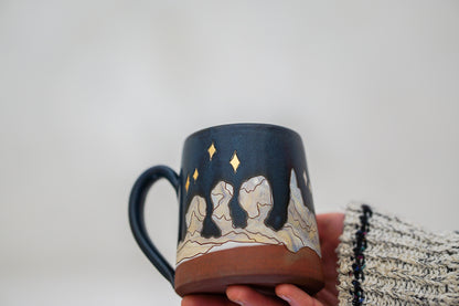 GOLD Going to the Moon mug in Darby