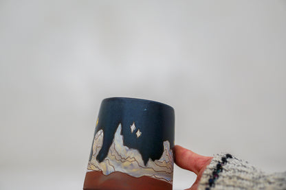 GOLD Going to the Moon mug in Darby