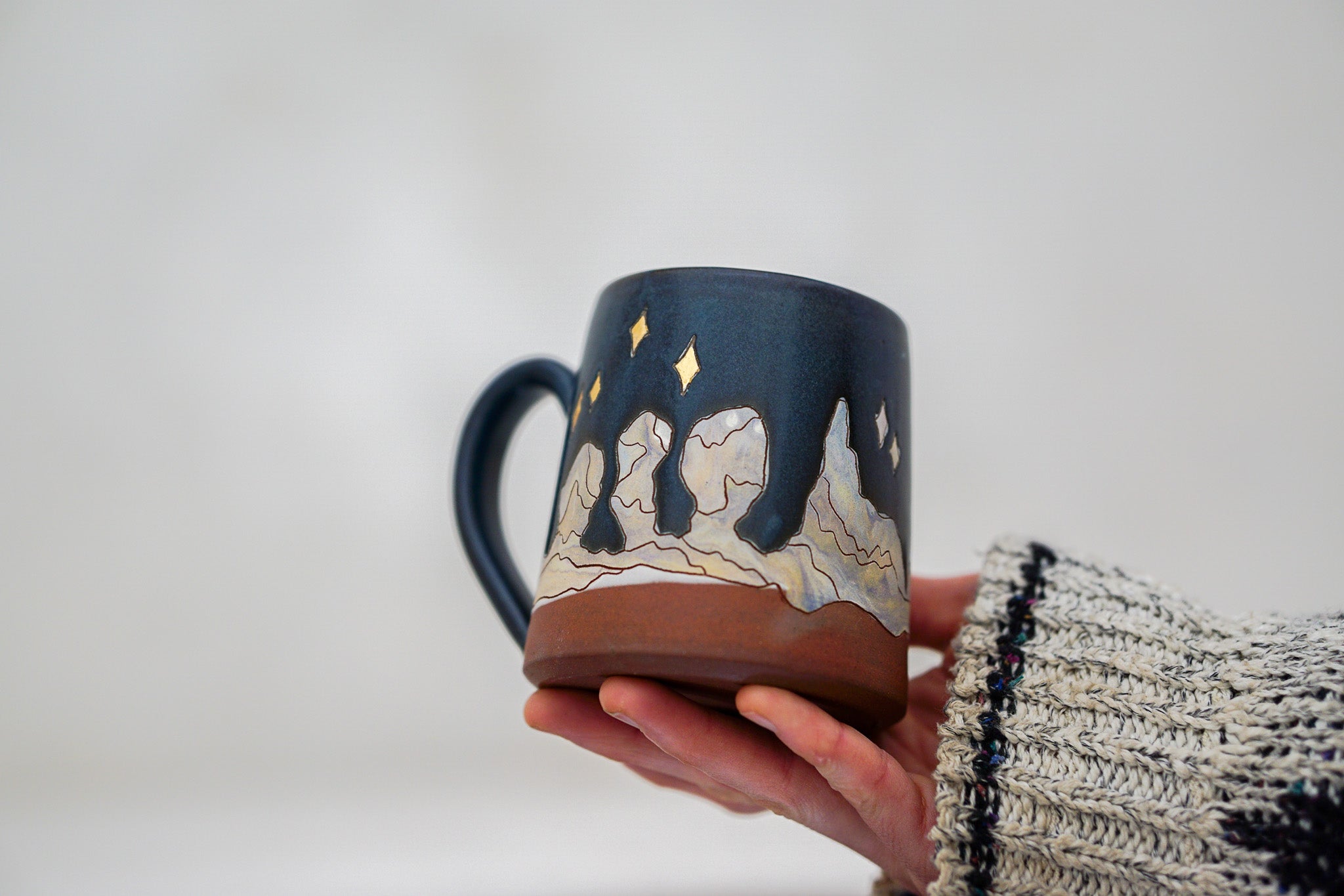 GOLD Going to the Moon mug in Darby