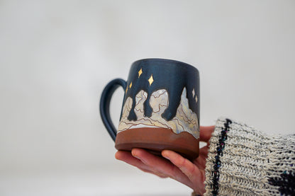 GOLD Going to the Moon mug in Darby