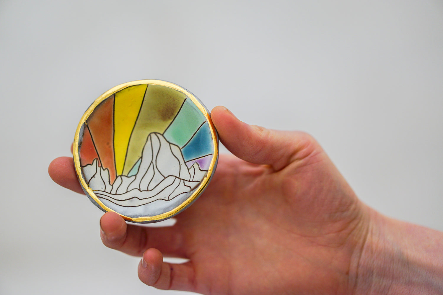 Rainbow W Teton Ring Dish 1