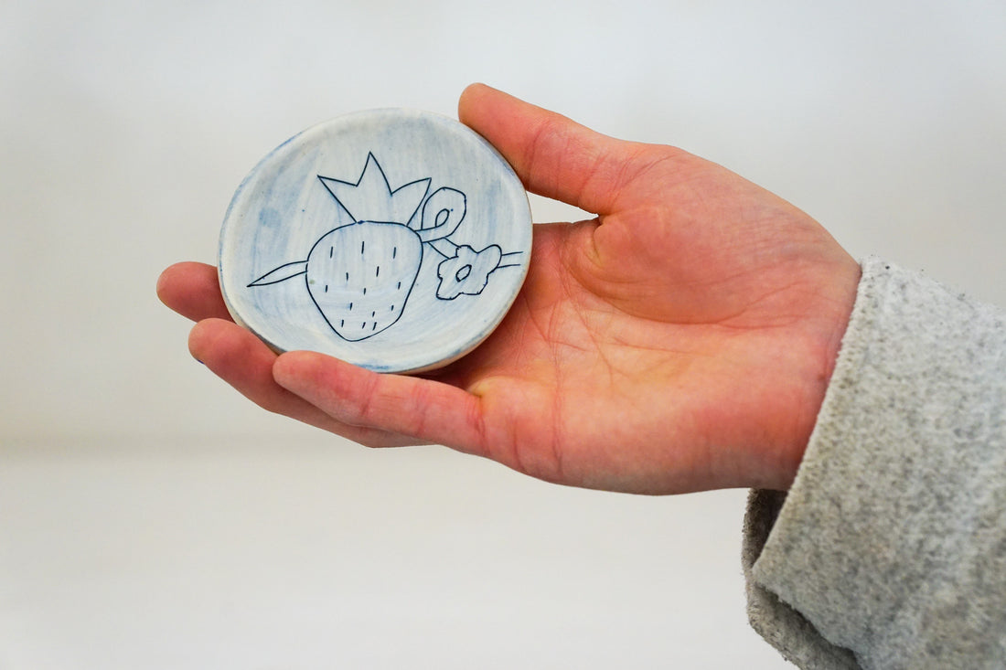 Strawberry ring dish 2