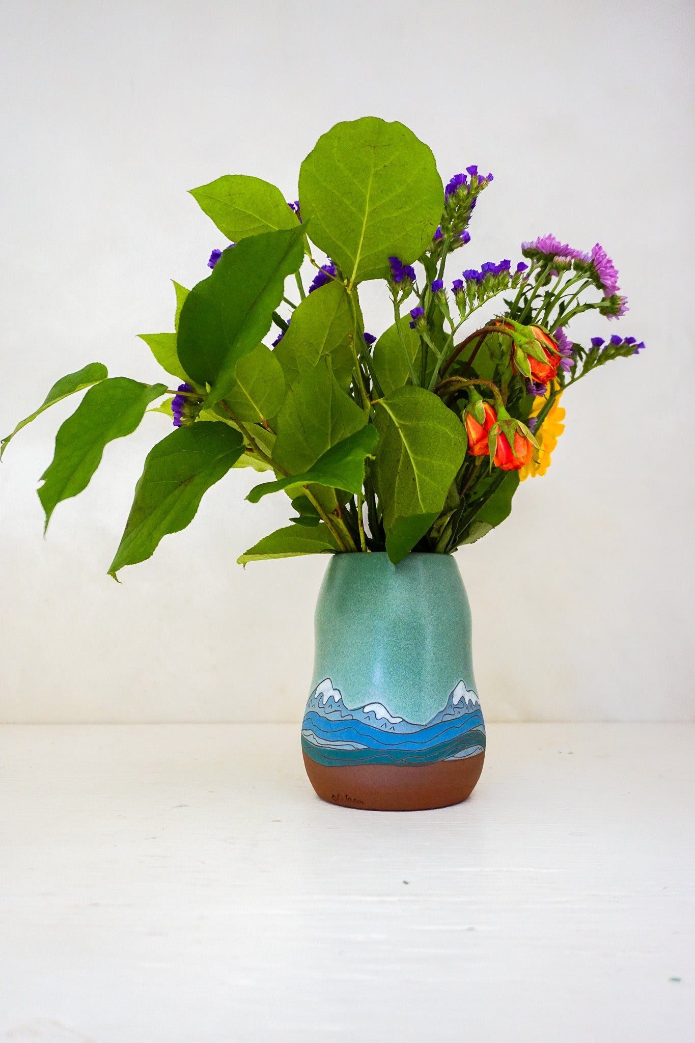 Mtn Snowcaps vase in Lake