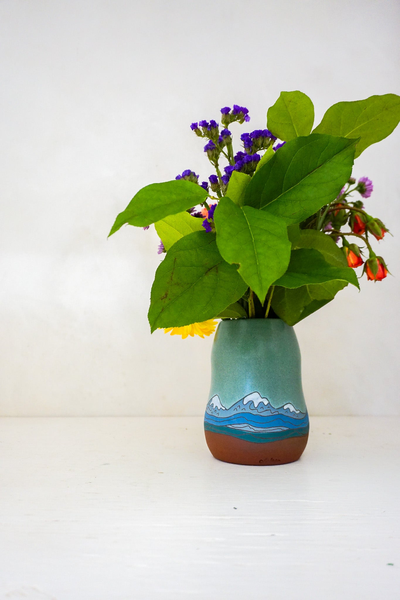 Mtn Snowcaps vase in Lake