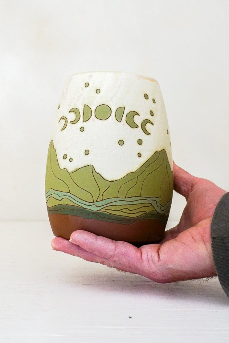 Mtn Moonphase vase in Bone