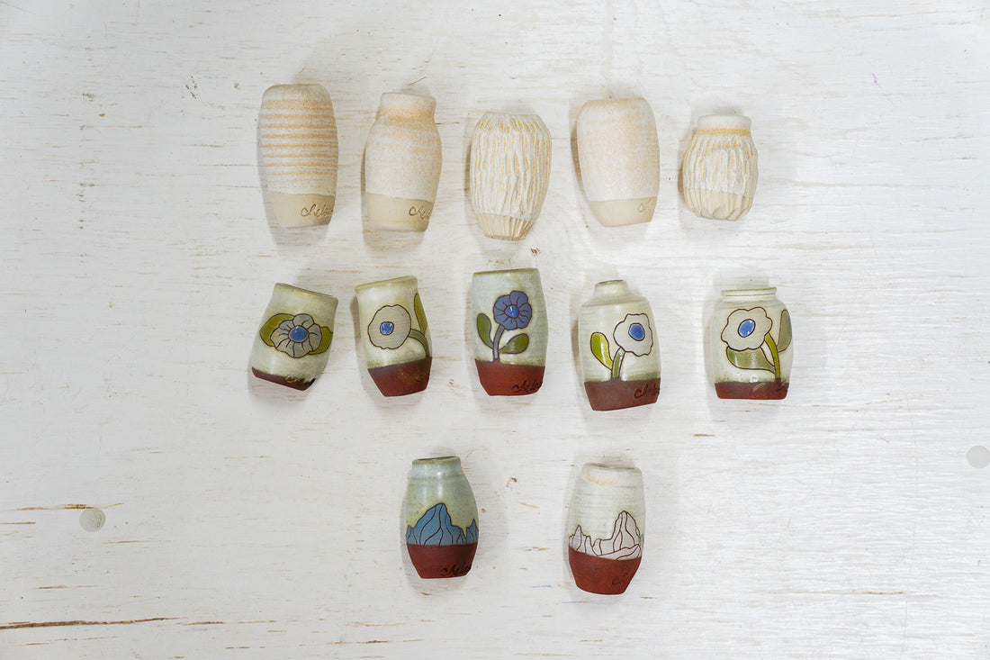 MAGNET bud vases in Bone