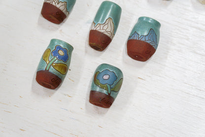 MAGNET bud vases in Lake