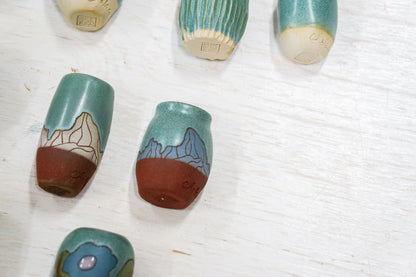 MAGNET bud vases in Lake