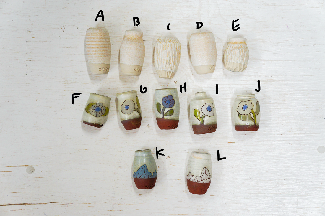 MAGNET bud vases in Bone