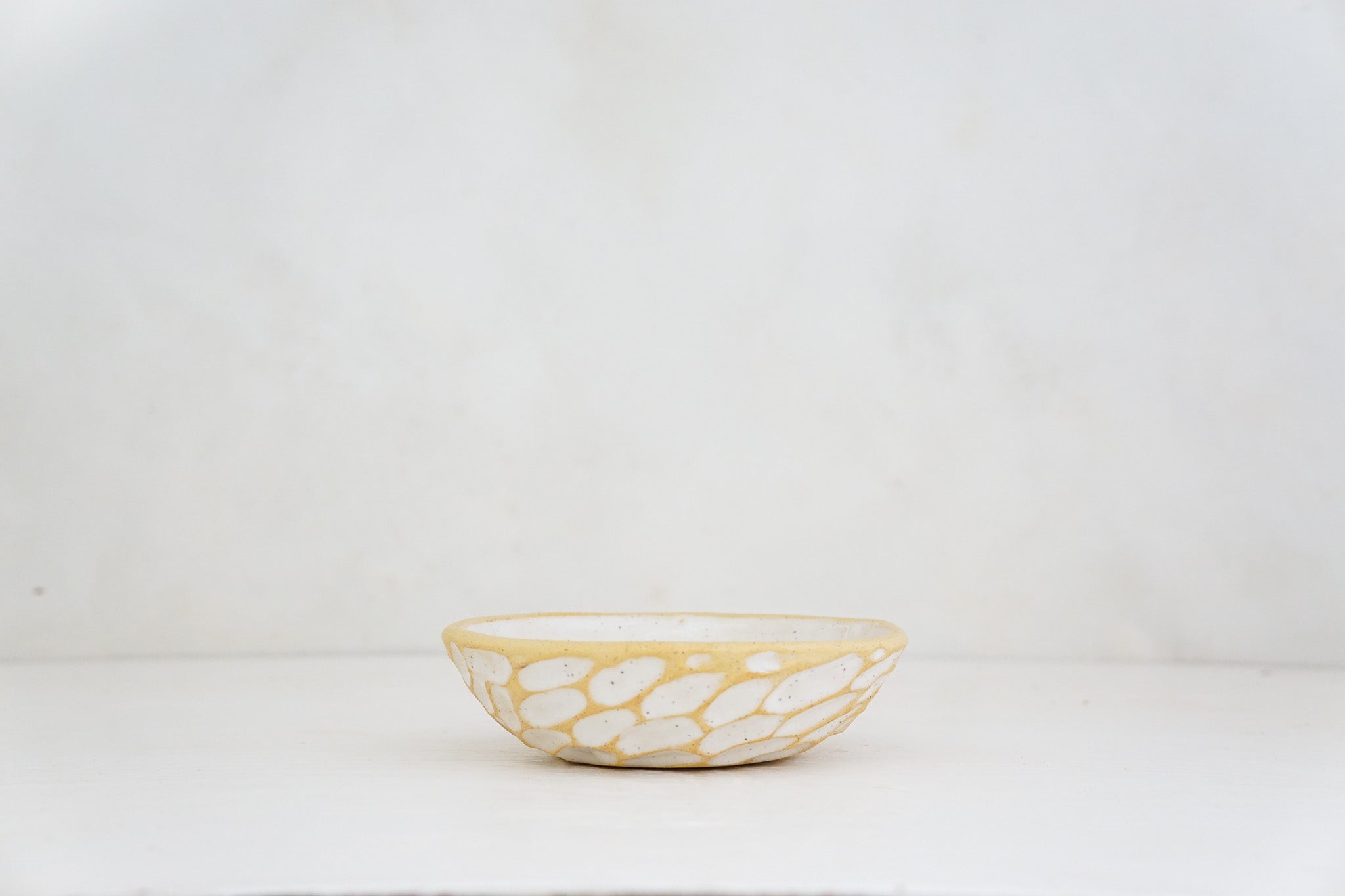 Shaved speck bowl in White
