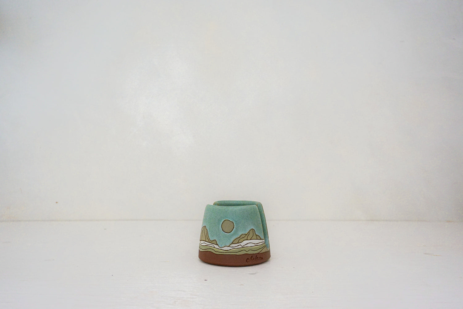 Mountain moon sponge holder in LAKE