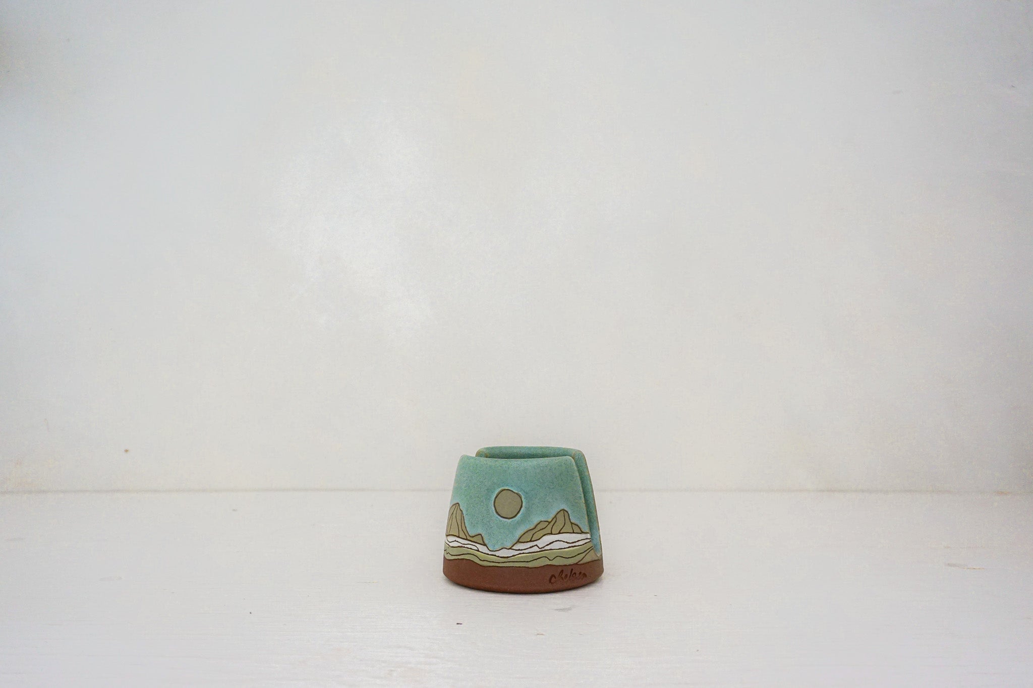 Mountain moon sponge holder in LAKE
