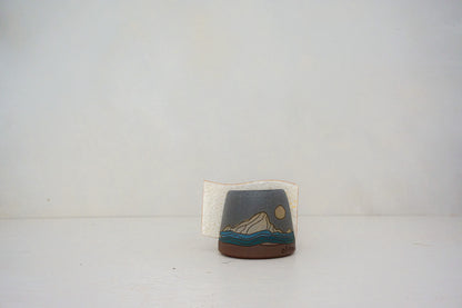 Mountain moon sponge holder in STONE