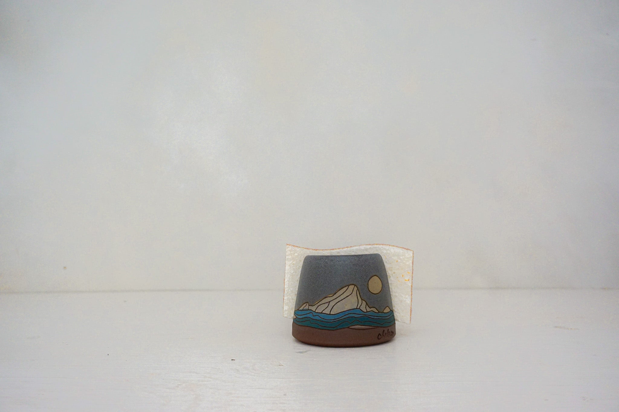 Mountain moon sponge holder in STONE