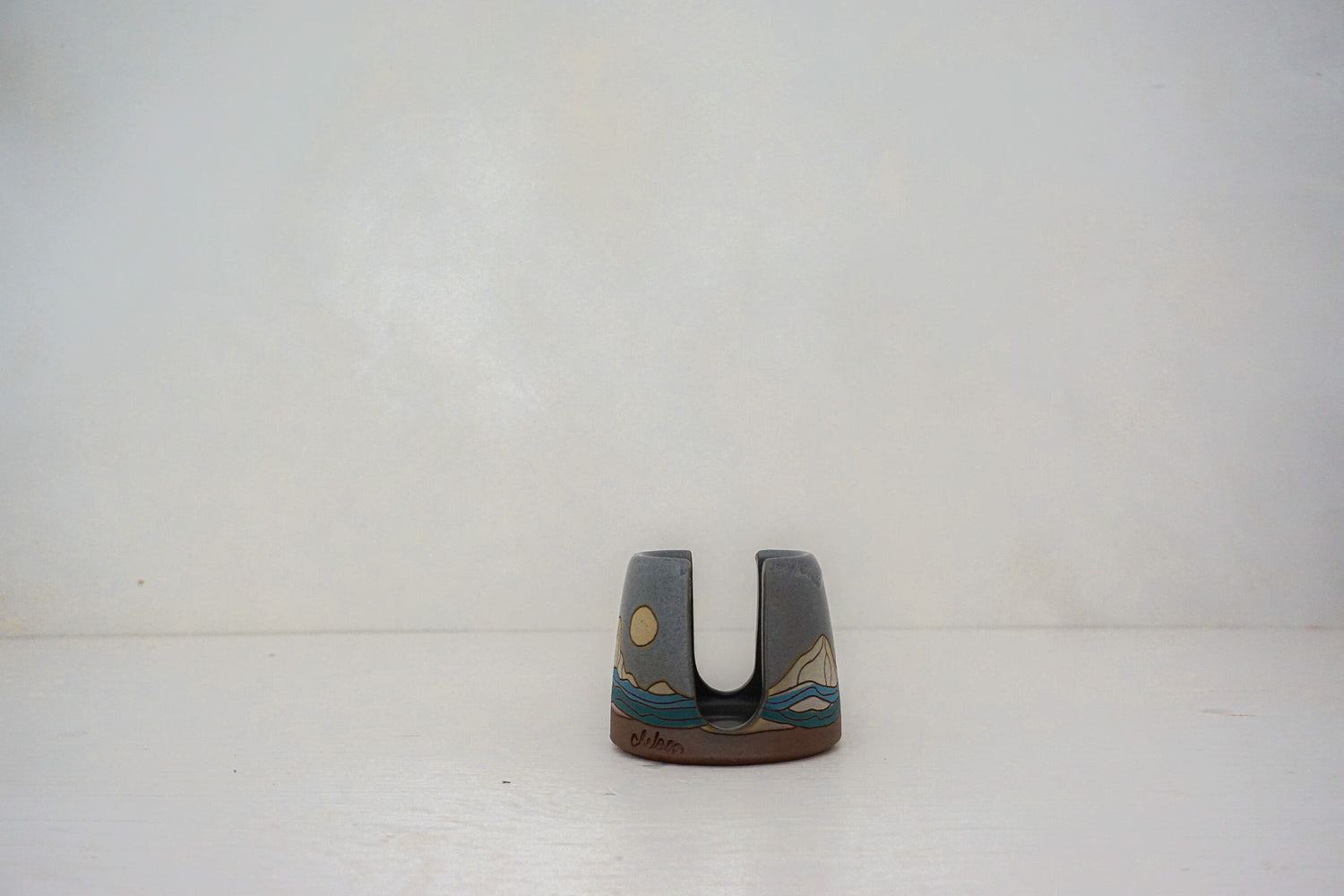 Mountain moon sponge holder in STONE